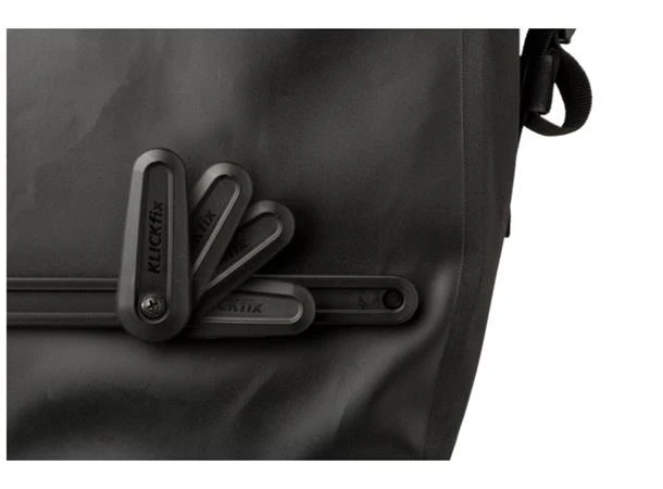 Agu Shelter Clean Vanntett Sideveske L Sort, 21l, 1100g, 32x43x15cm 3 Agu Shelter Clean Vanntett Sideveske L Sort, 21l, 1100g, 32x43x15cm - Bilde 3