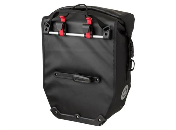 Agu Shelter Clean Vanntett Sideveske L Sort, 21l, 1100g, 32x43x15cm 4 Agu Shelter Clean Vanntett Sideveske L Sort, 21l, 1100g, 32x43x15cm - Bilde 4