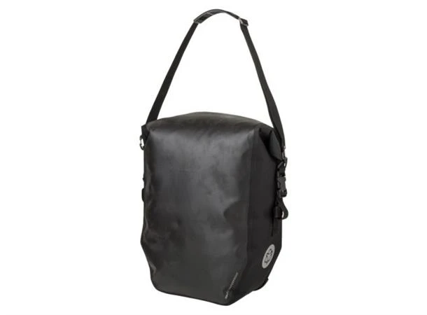 Agu Shelter Clean Vanntett Sideveske L Sort, 21l, 1100g, 32x43x15cm 1 Agu Shelter Clean Vanntett Sideveske L Sort, 21l, 1100g, 32x43x15cm